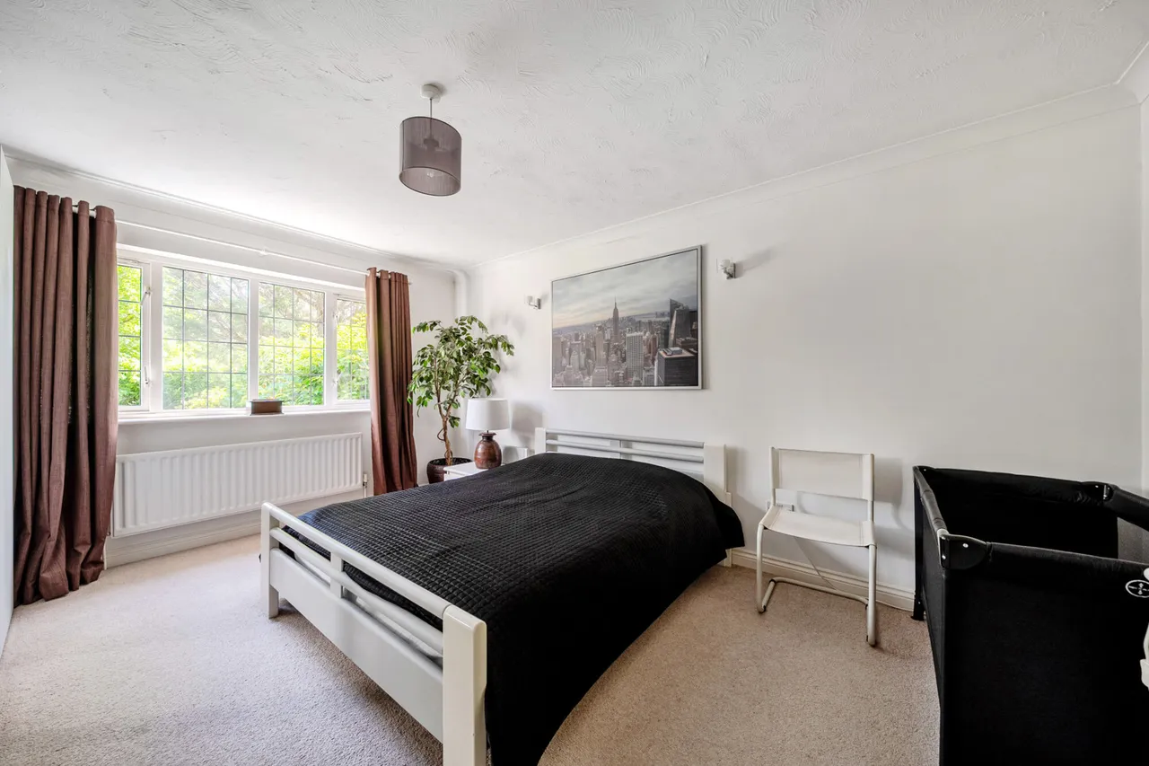 Fulmer Drive, Gerrards Cross, SL9, photo 31