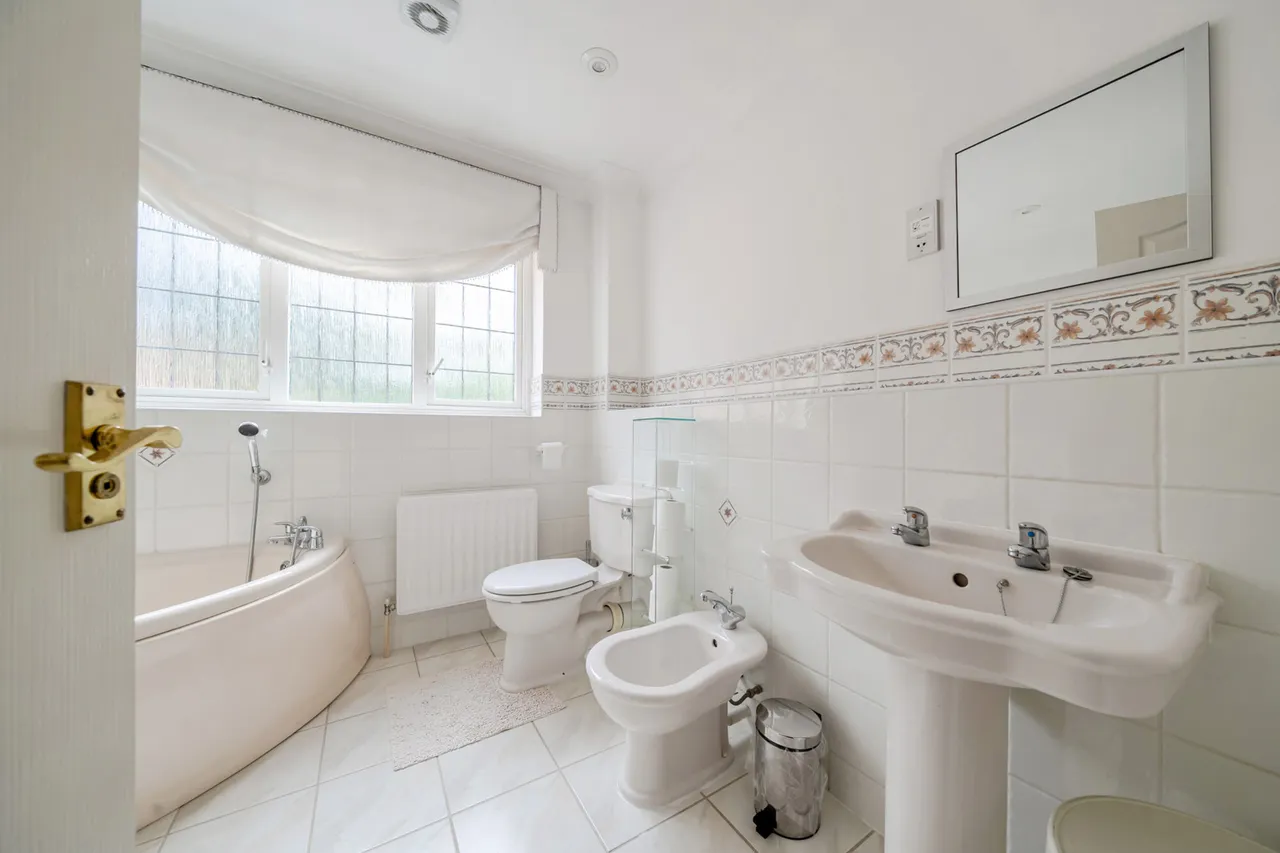 Fulmer Drive, Gerrards Cross, SL9, photo 15