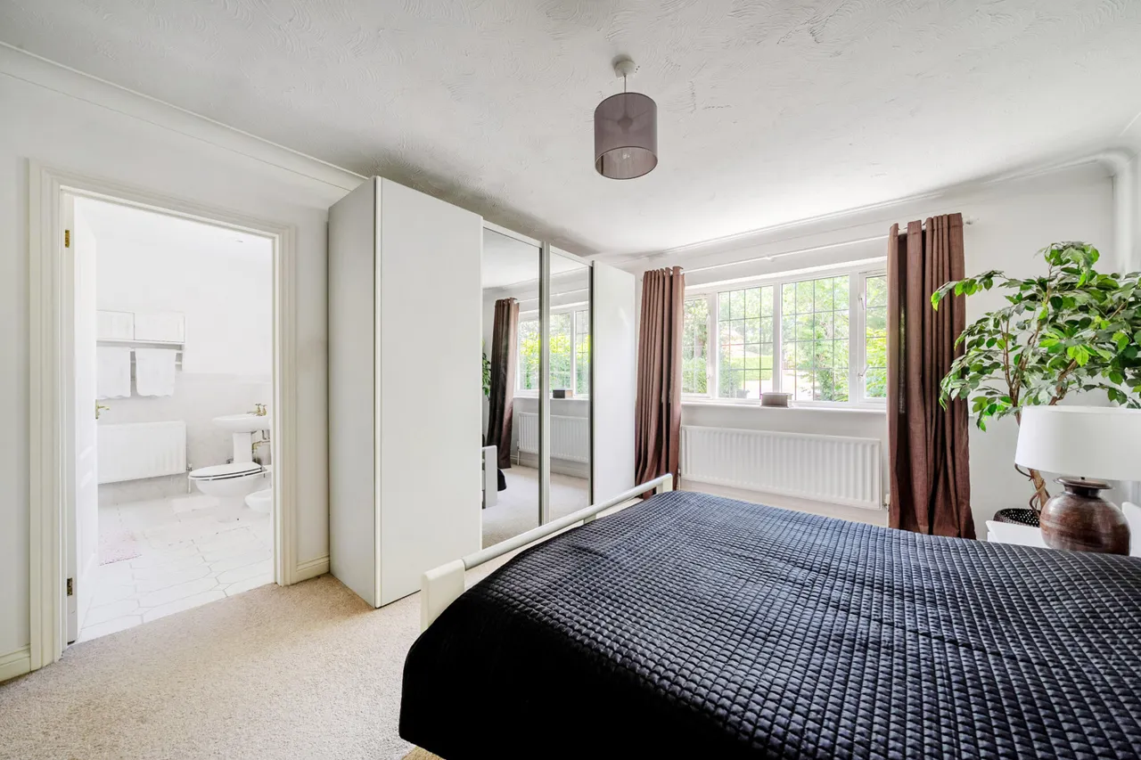 Fulmer Drive, Gerrards Cross, SL9, photo 32