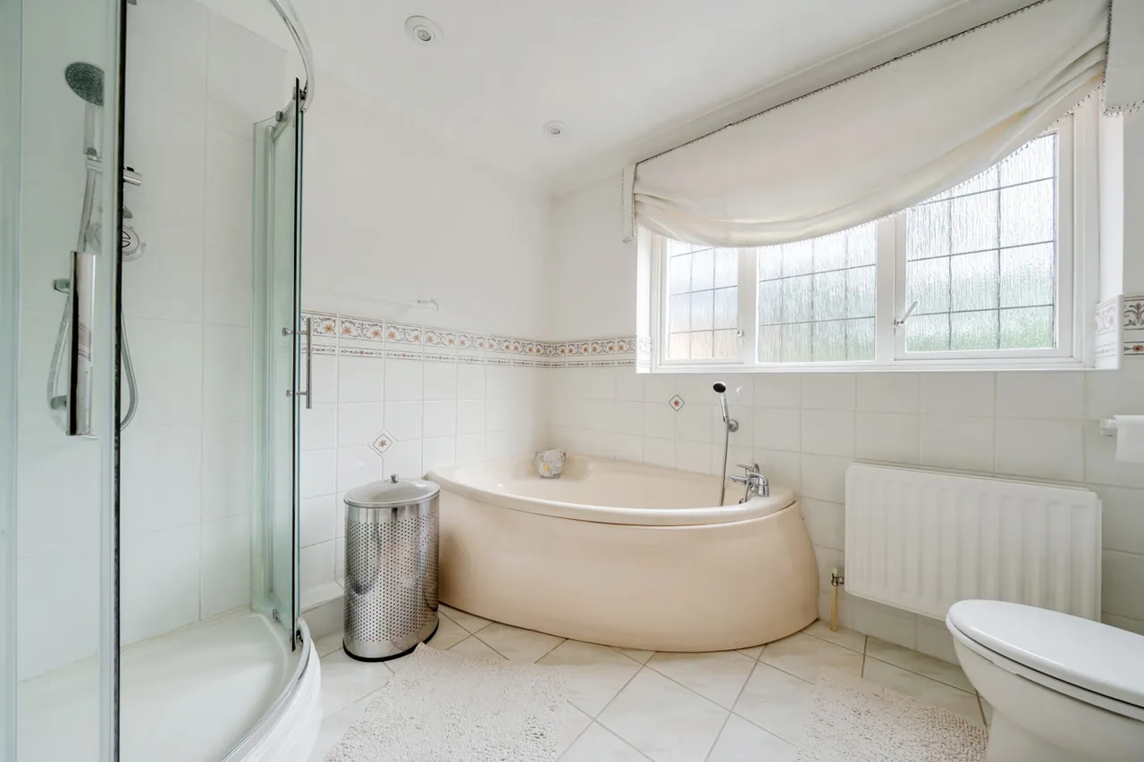 Fulmer Drive, Gerrards Cross, SL9, photo 10