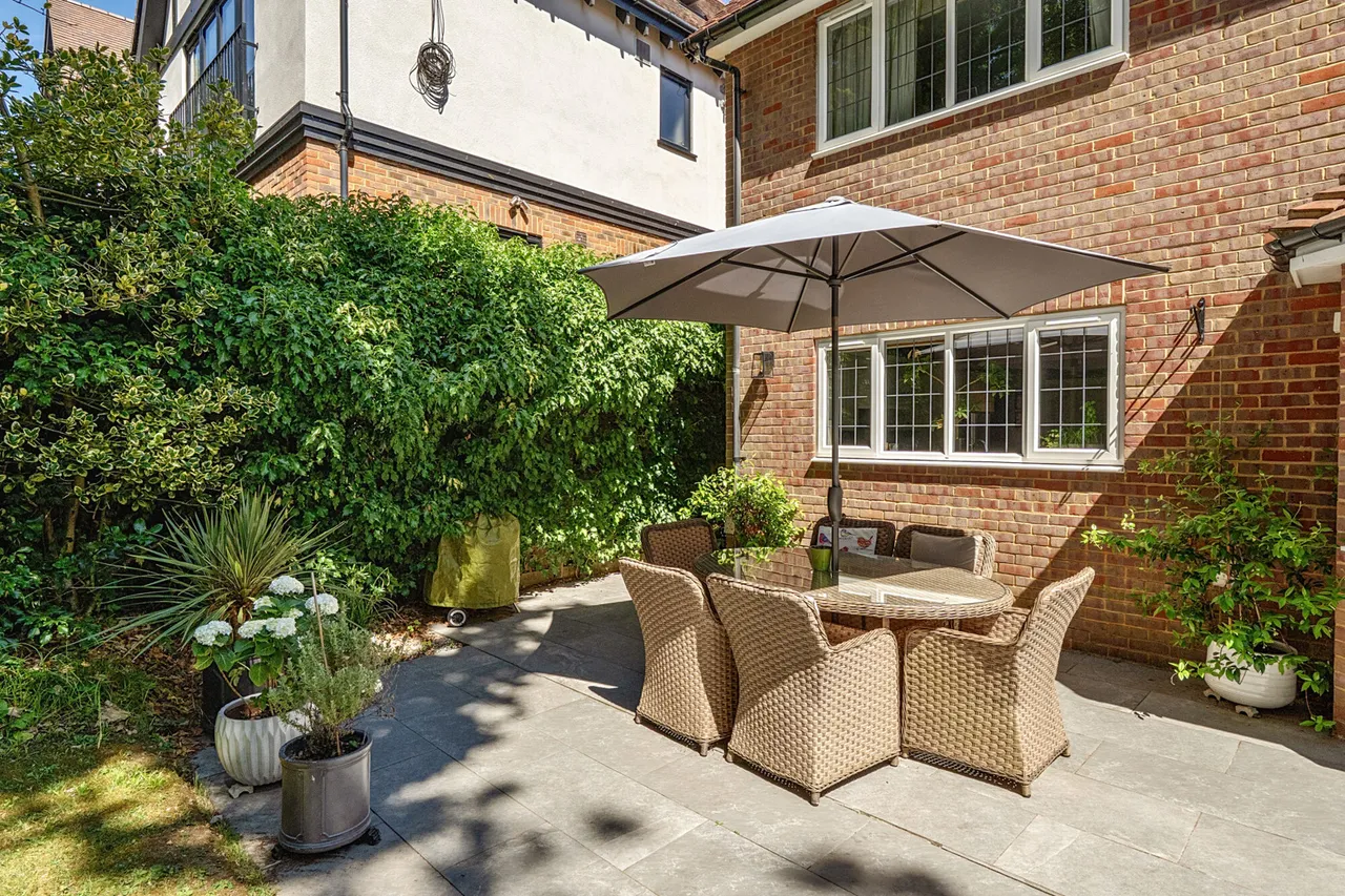 Fulmer Drive, Gerrards Cross, SL9, photo 48