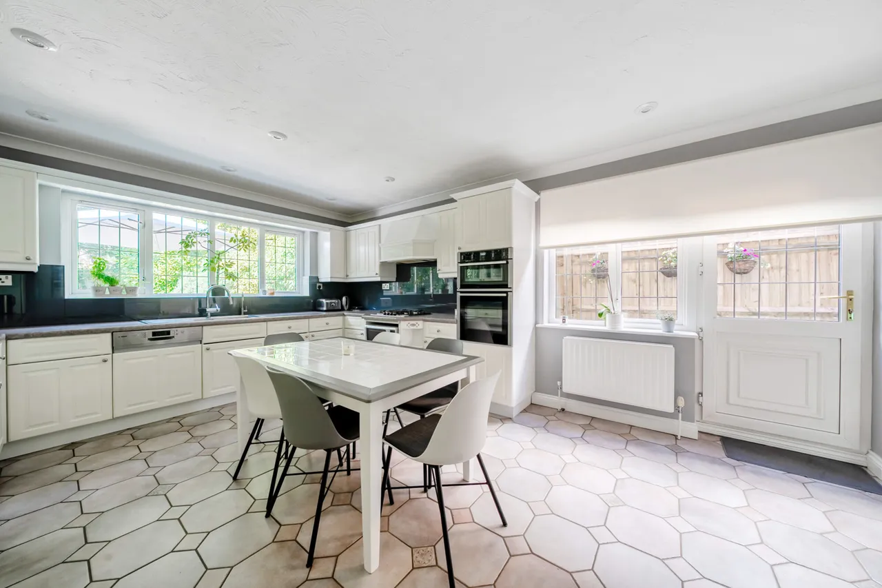 Fulmer Drive, Gerrards Cross, SL9, photo 6