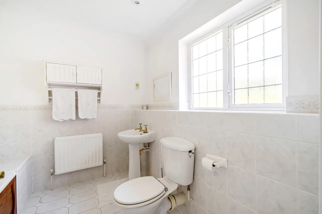 Fulmer Drive, Gerrards Cross, SL9, photo 33