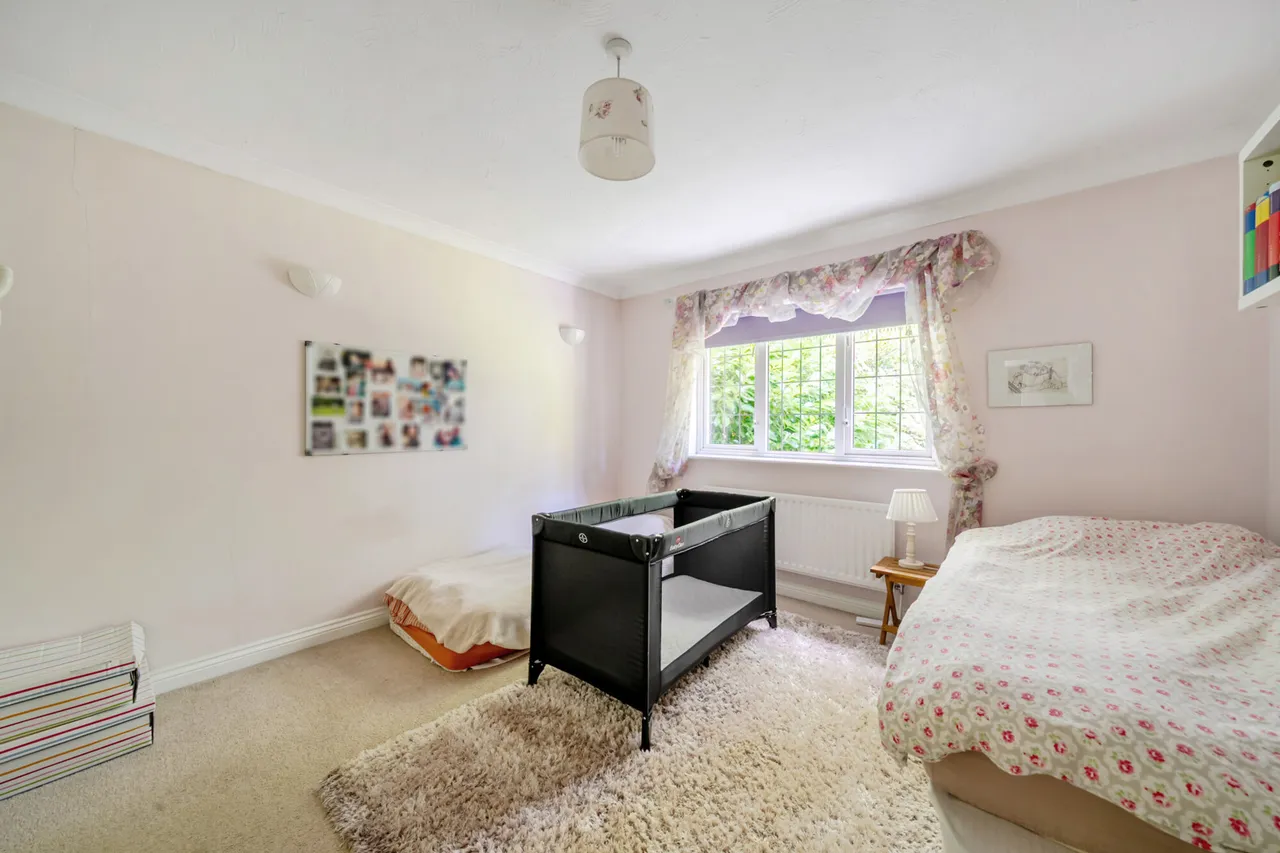 Fulmer Drive, Gerrards Cross, SL9, photo 29