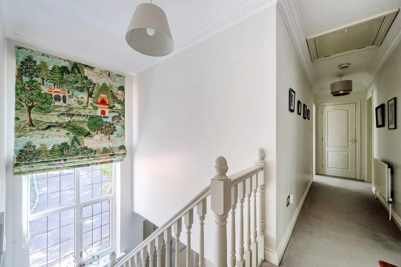 Fulmer Drive, Gerrards Cross, SL9, photo 36