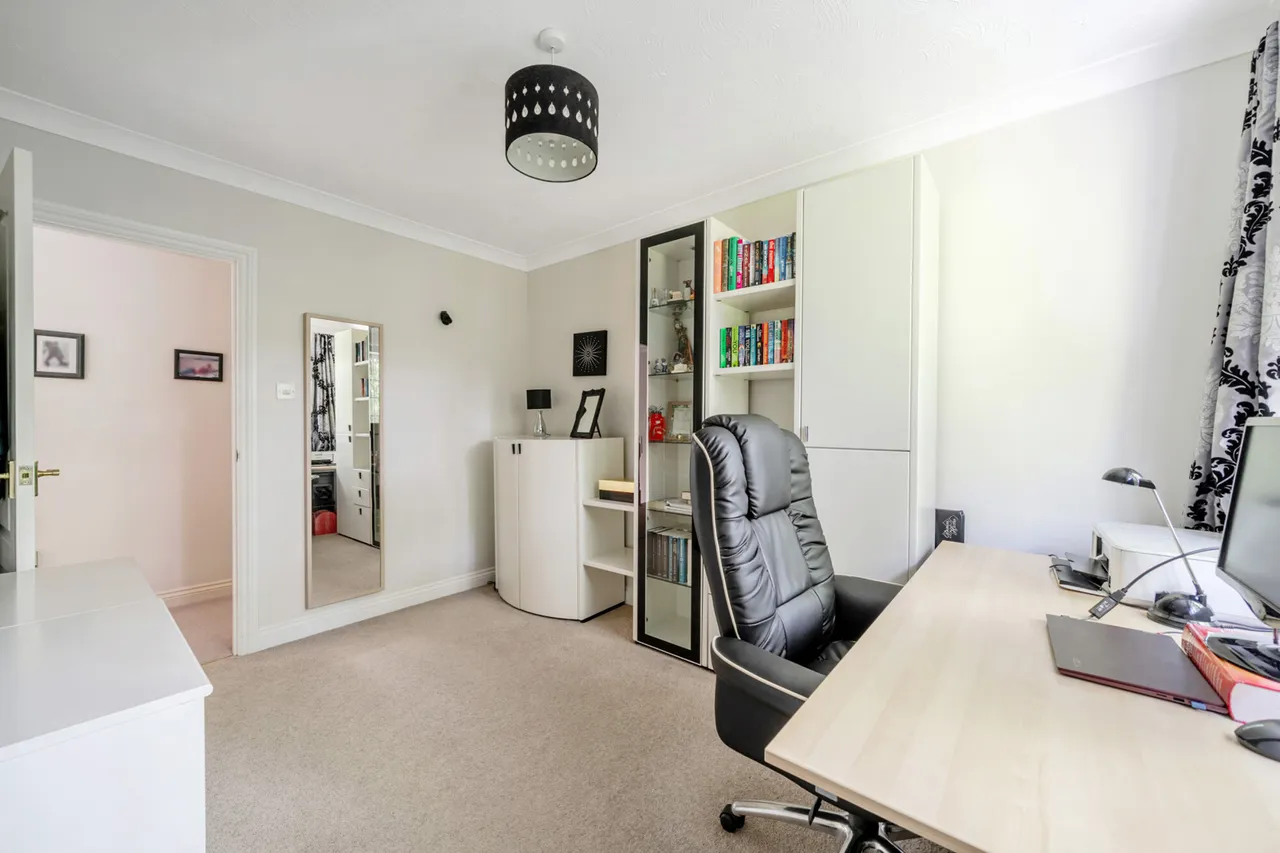 Fulmer Drive, Gerrards Cross, SL9, photo 8