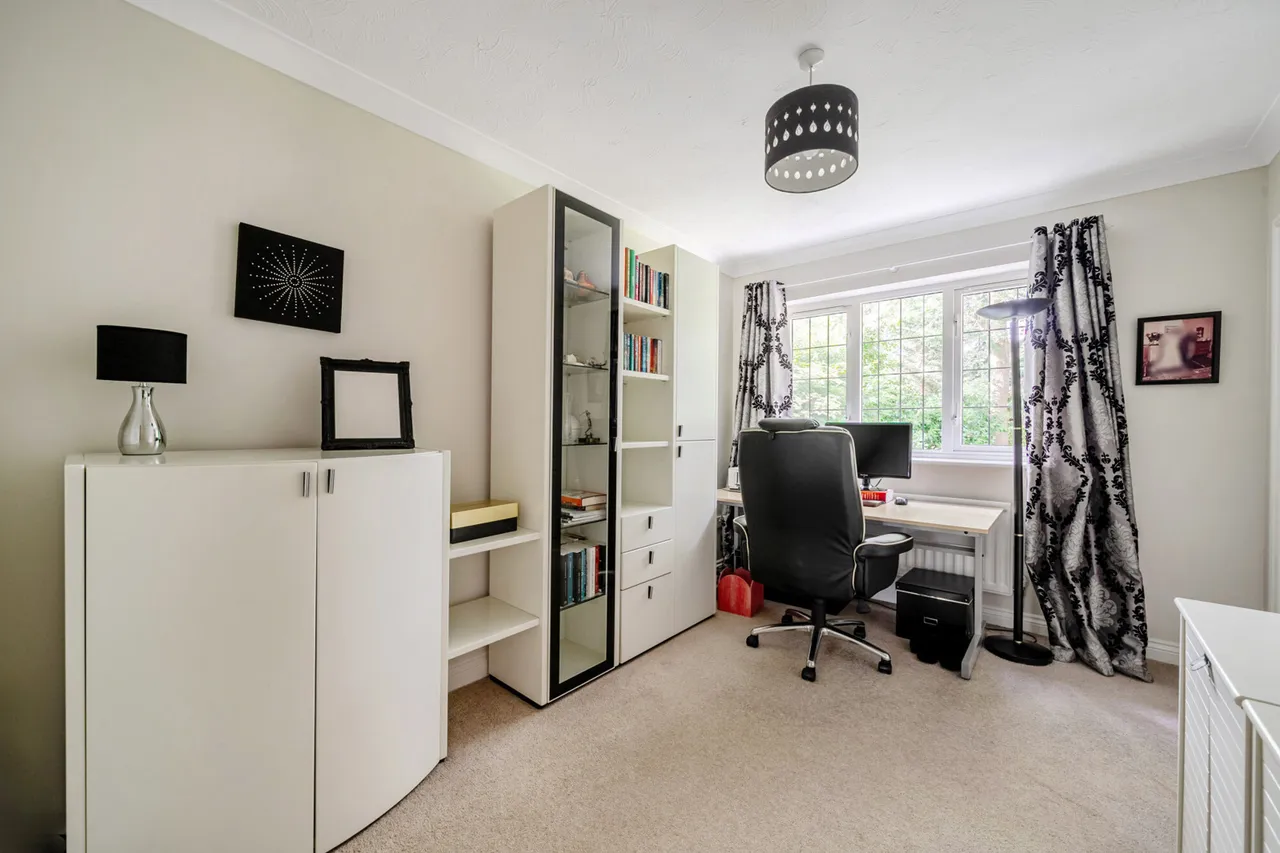 Fulmer Drive, Gerrards Cross, SL9, photo 26