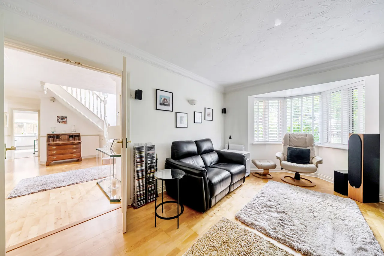 Fulmer Drive, Gerrards Cross, SL9, photo 9
