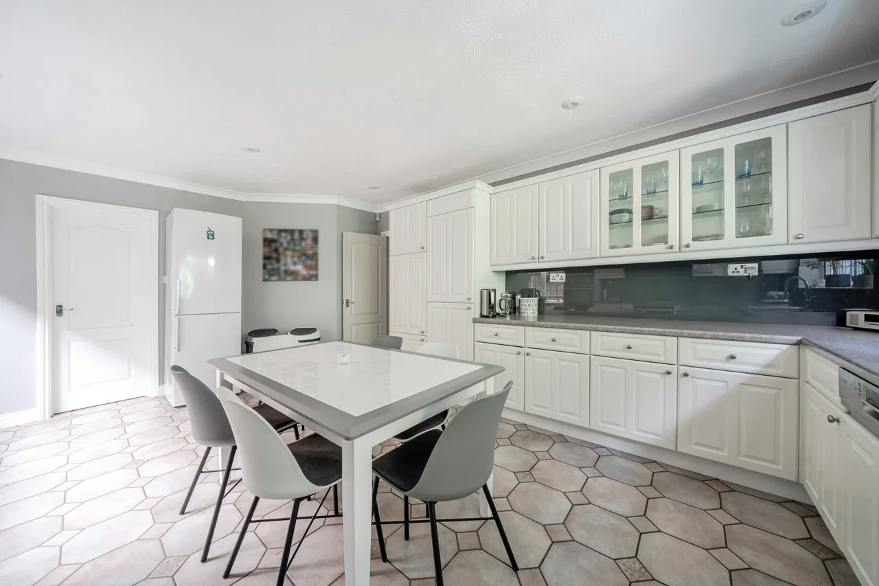 Fulmer Drive, Gerrards Cross, SL9, photo 16