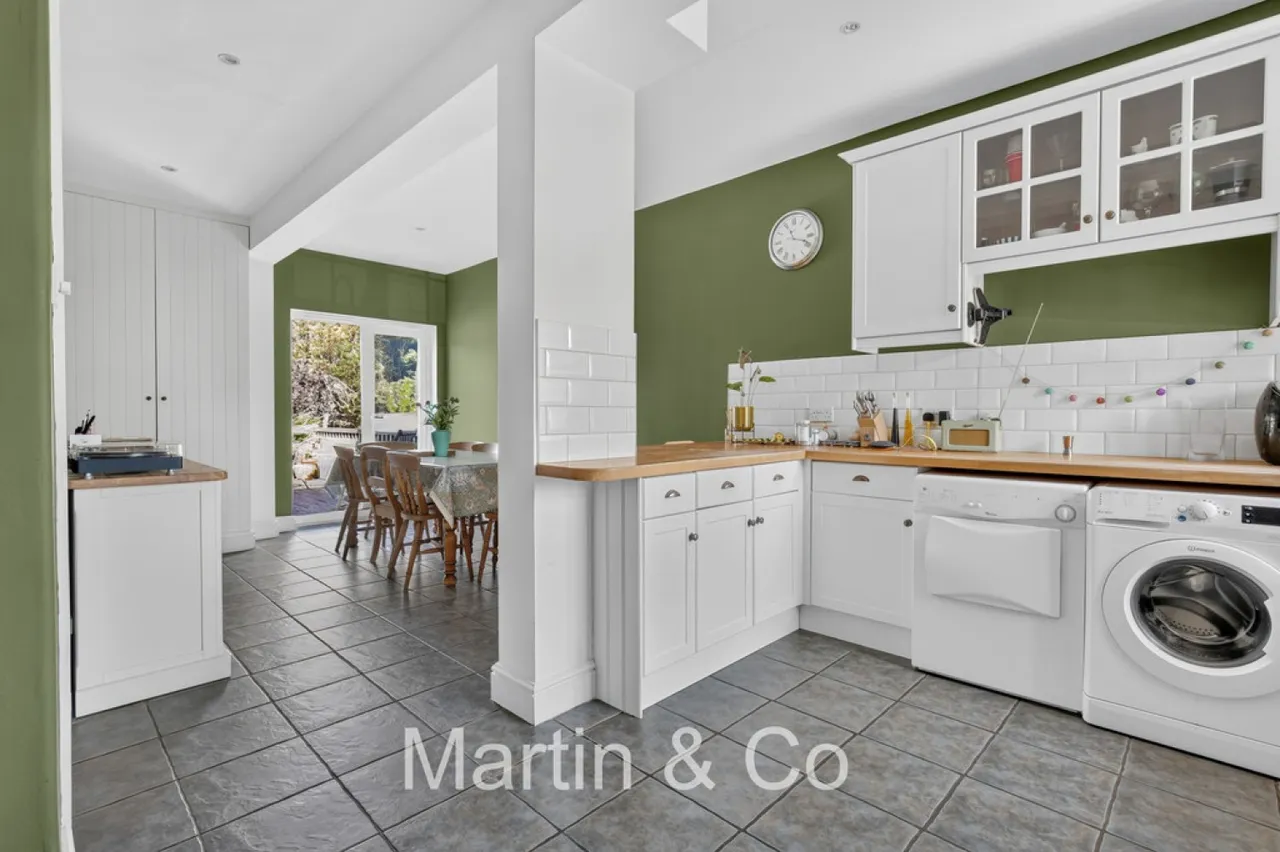 Birdhurst Avenue, South Croydon, Surrey, photo 2