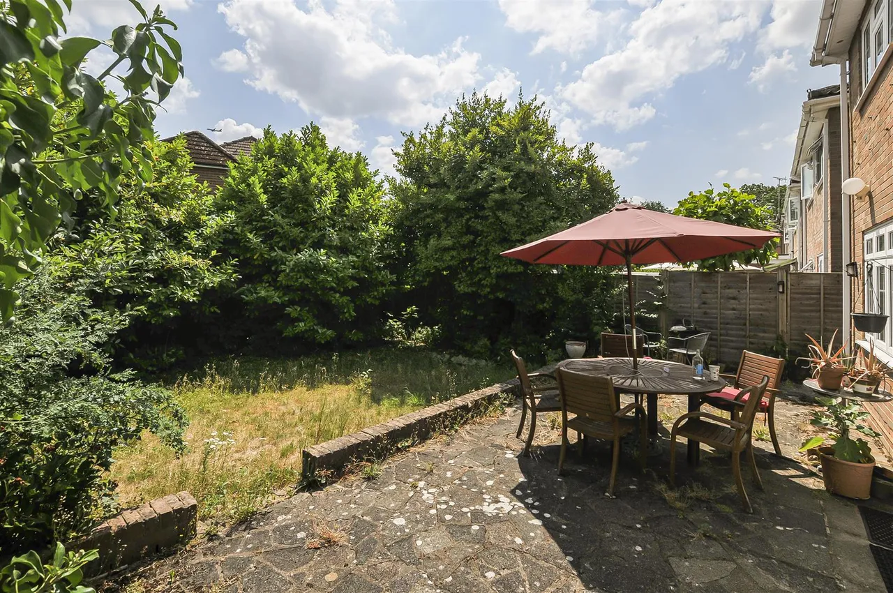 Eton Close, Datchet, Slough, SL3 9BE, photo 11