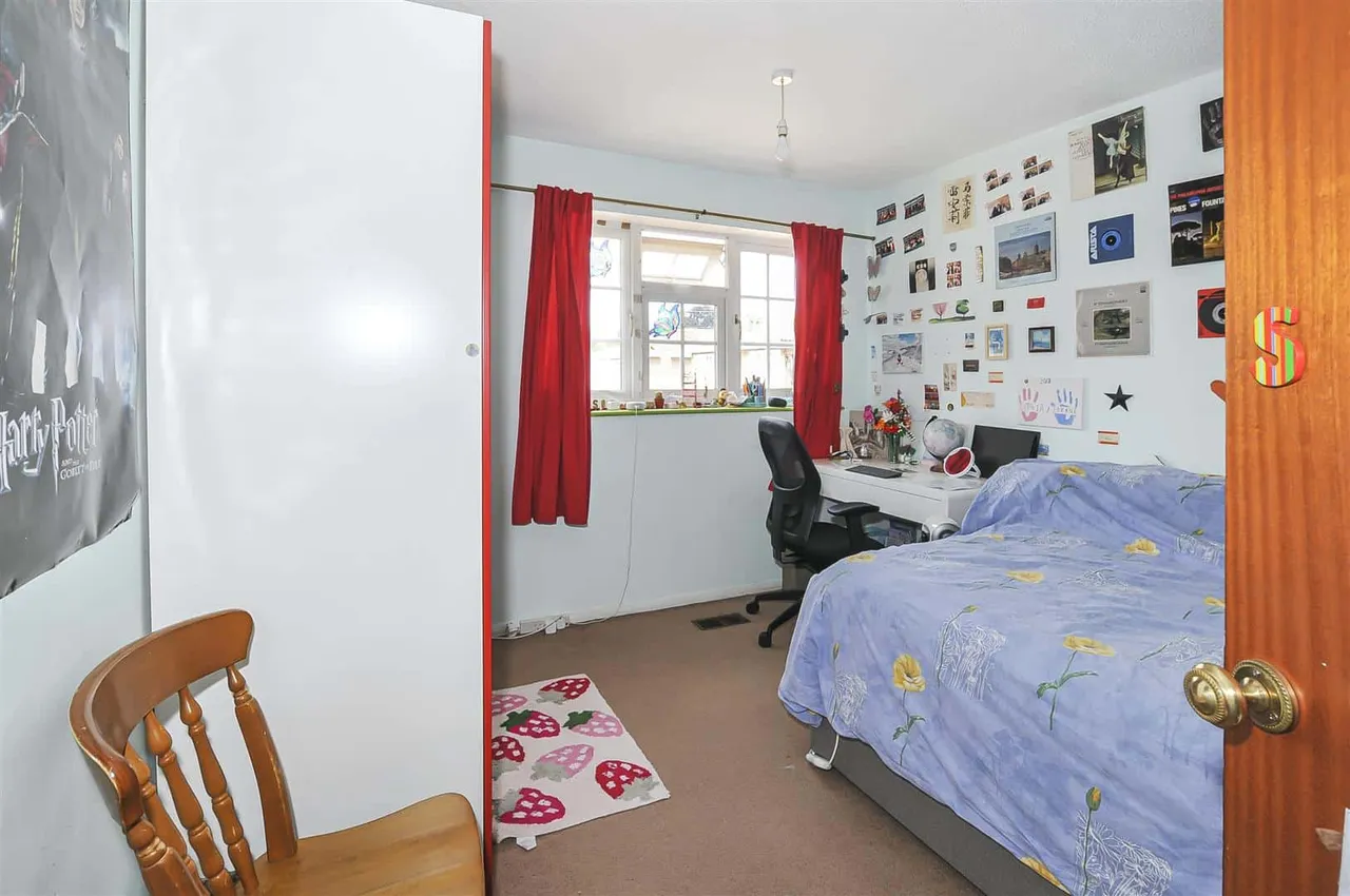 Eton Close, Datchet, Slough, SL3 9BE, photo 9