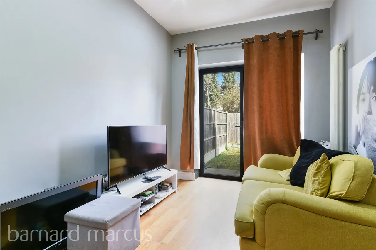 Whitworth Road, London, SE25, photo 6