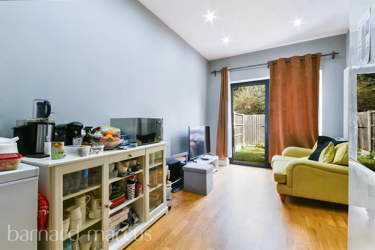 Whitworth Road, London, SE25, photo 5