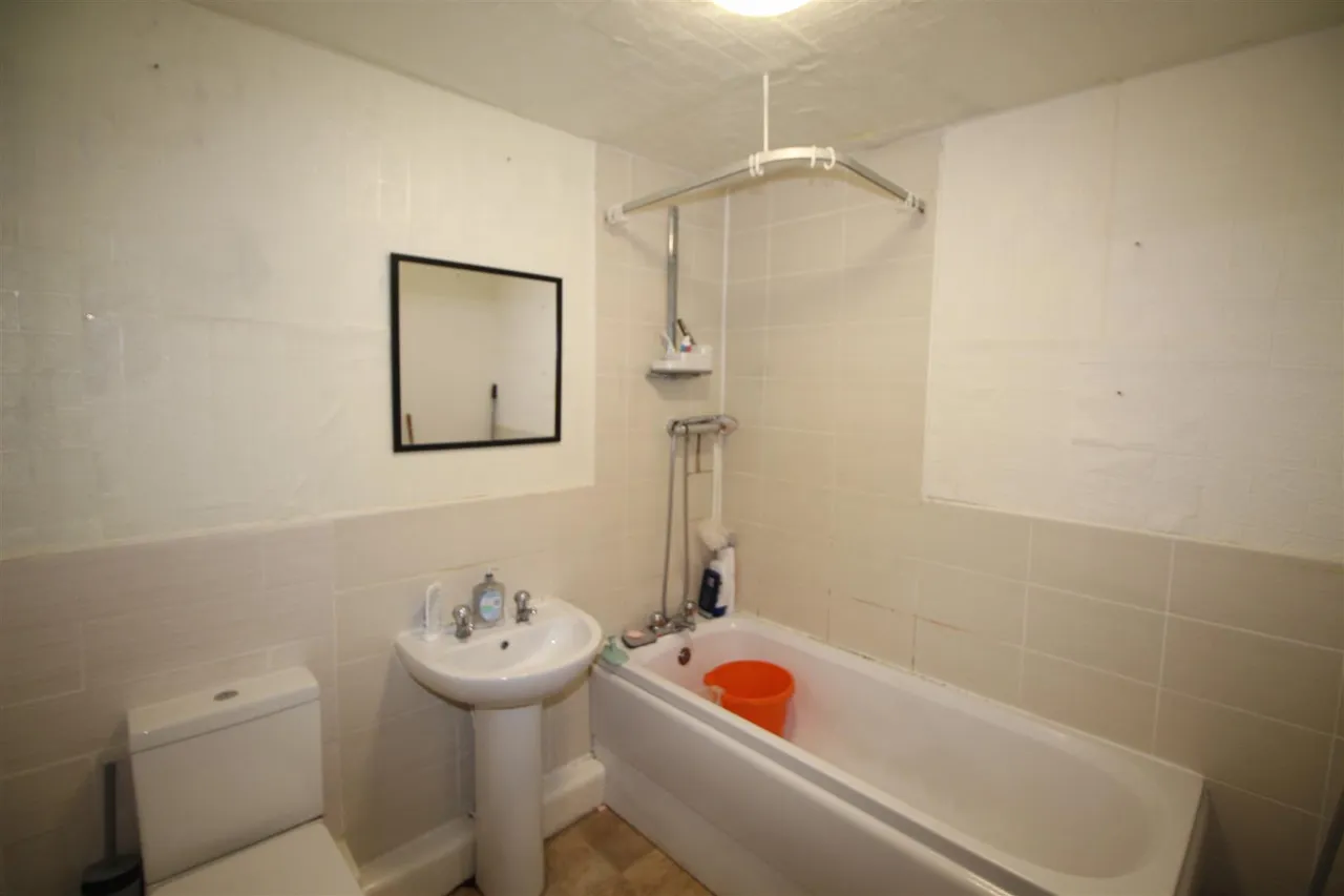 4 Larch Gardens, Manchester, M8 8BJ, photo 7