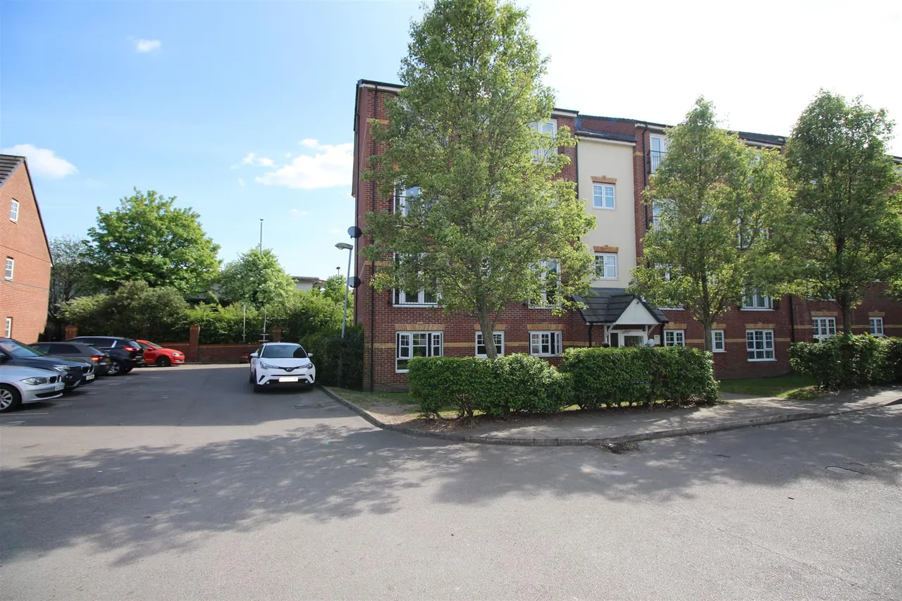 4 Larch Gardens, Manchester, M8 8BJ, photo 12