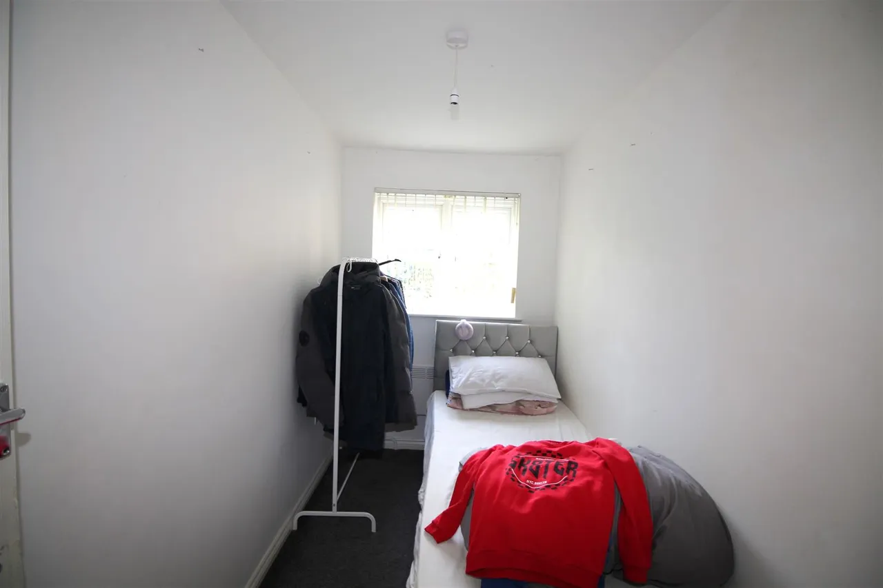 4 Larch Gardens, Manchester, M8 8BJ, photo 4