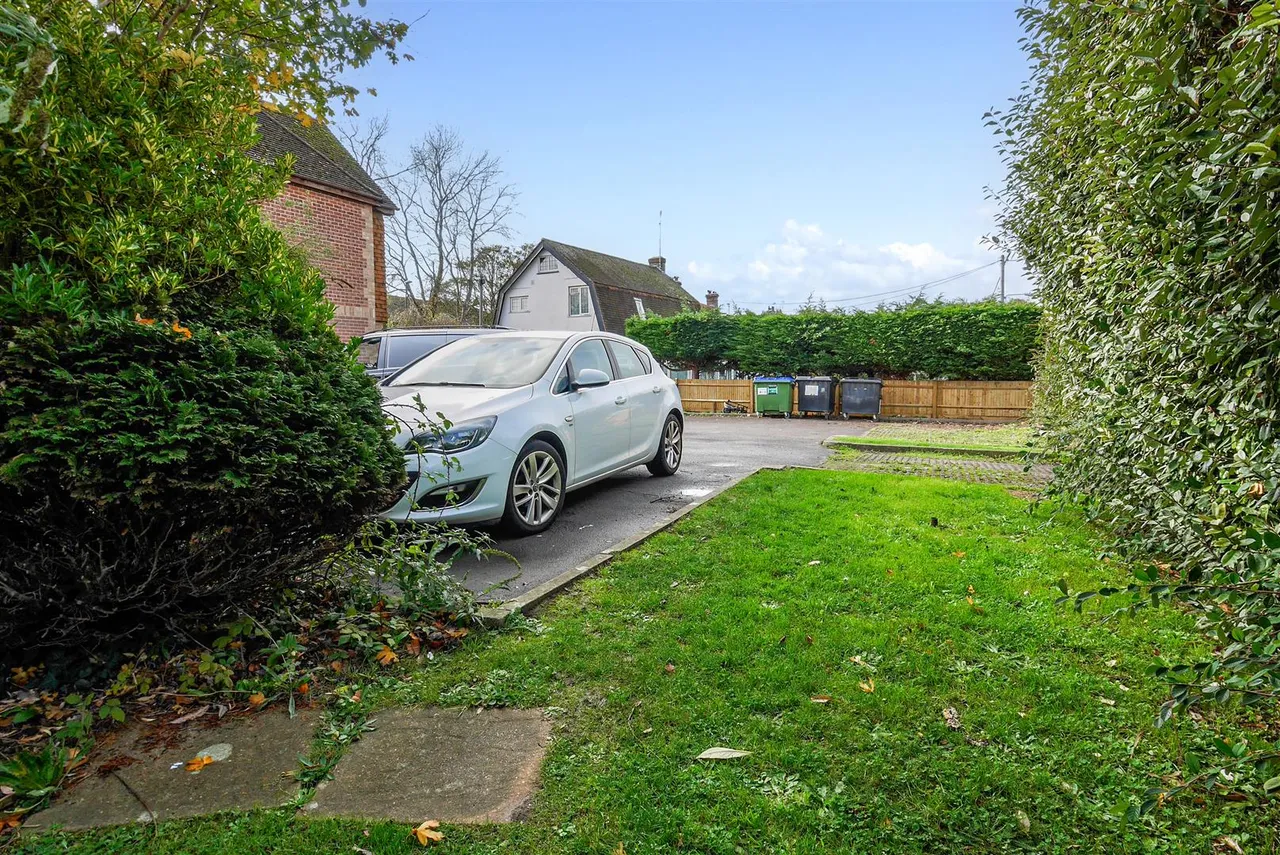 Lyminster Road, Wick, photo 11