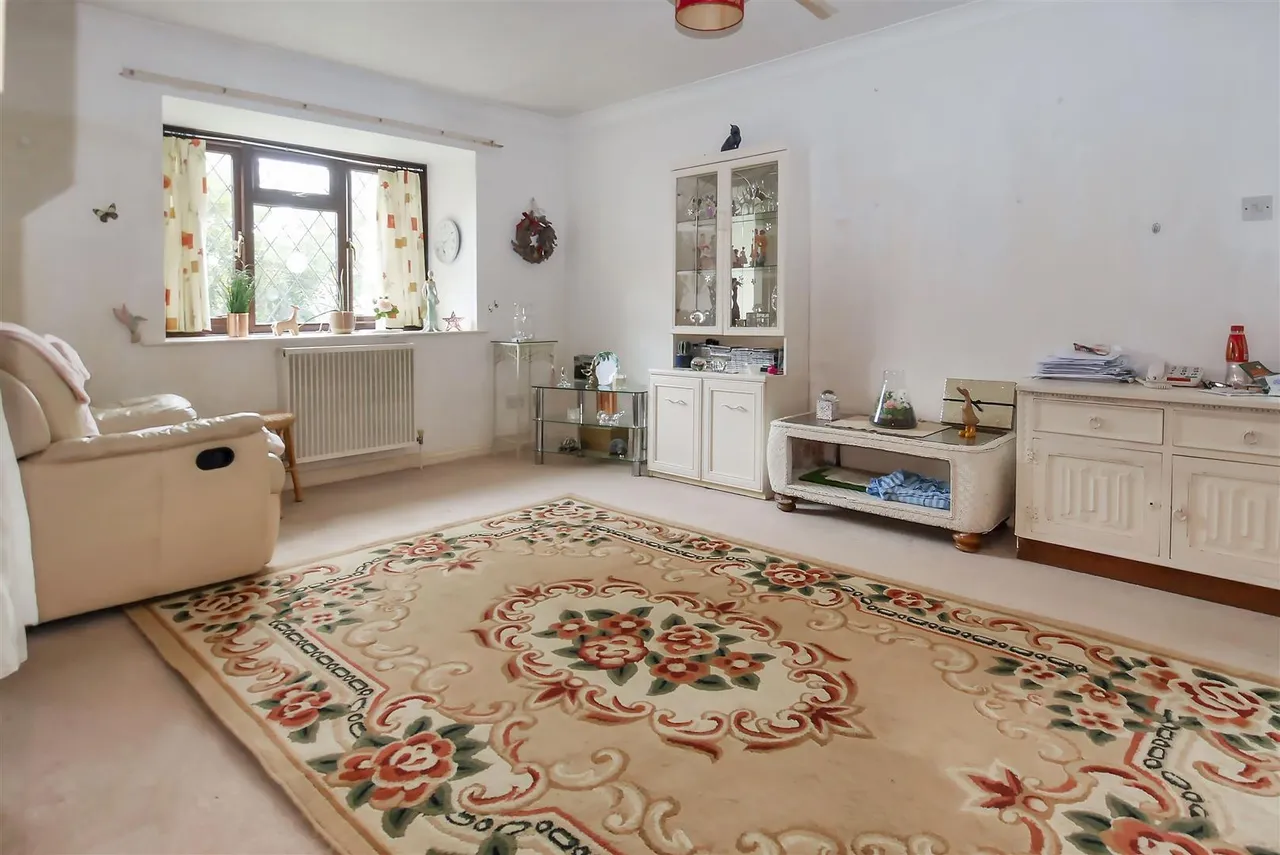 Lyminster Road, Wick, photo 5