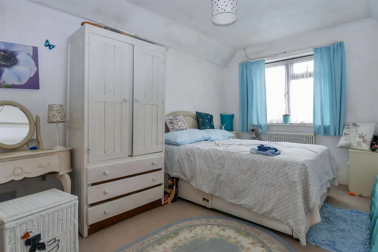 Lyminster Road, Wick, photo 4