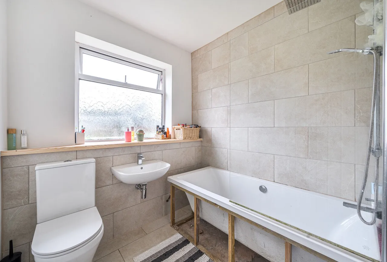 Welton Vale, Somerset, Midsomer Norton, BA3 2BG, photo 18