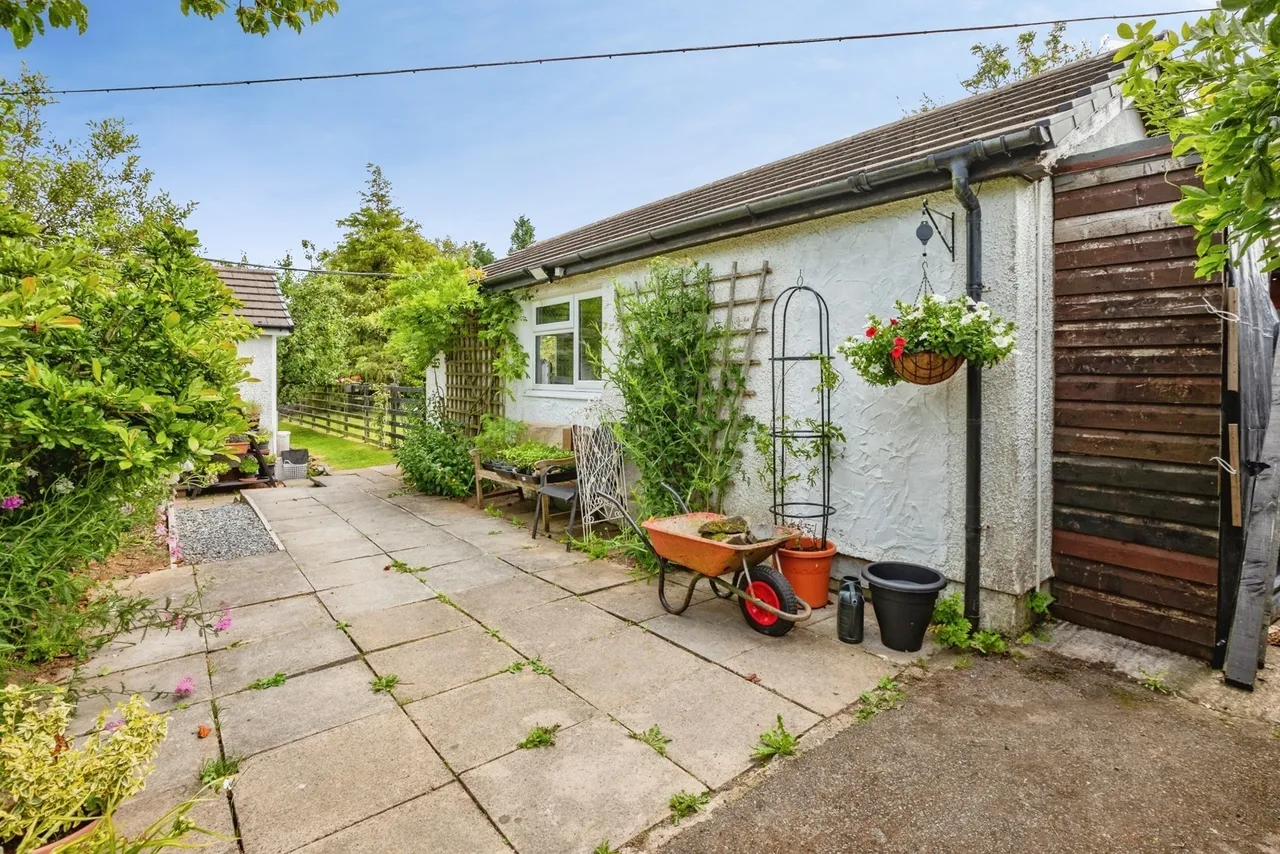 Dihewyd, Lampeter, SA48, photo 21