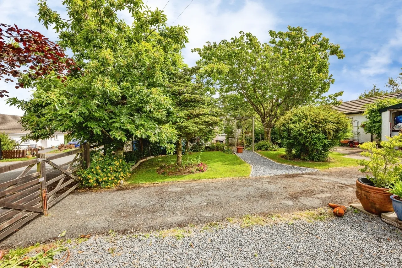 Dihewyd, Lampeter, SA48, photo 25