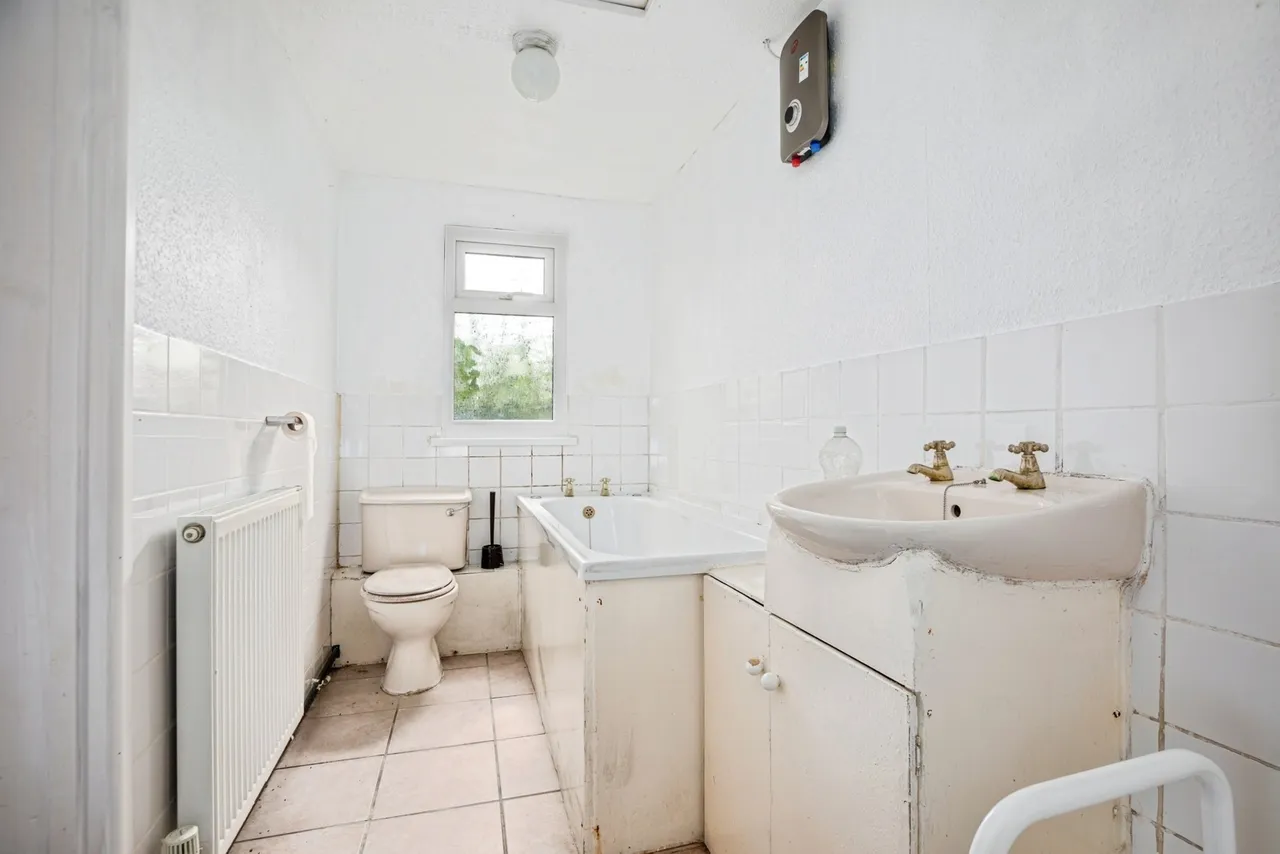 Dihewyd, Lampeter, SA48, photo 20