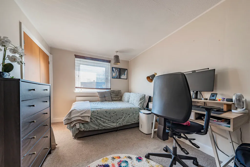 Keith Park Road, Uxbridge, photo 10