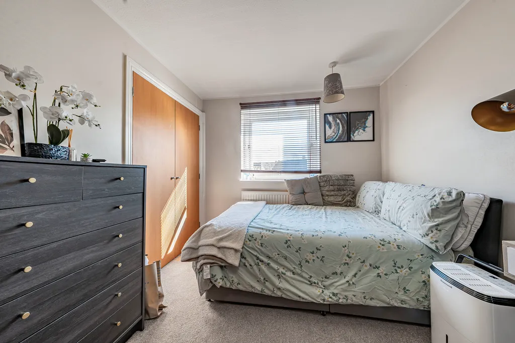 Keith Park Road, Uxbridge, photo 7