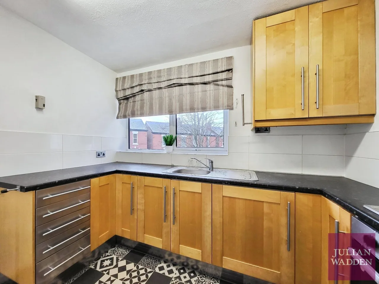Elmfield Road, Davenport, SK3, photo 5