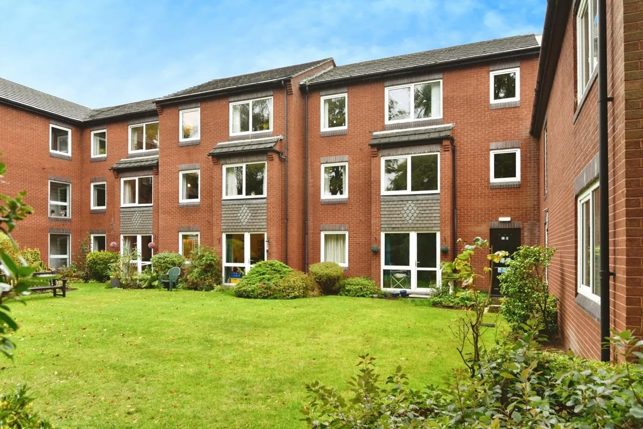 1 bed flat for sale — Sandbach Road South, Alsager, Stoke-on-Trent, Cheshire, ST7
