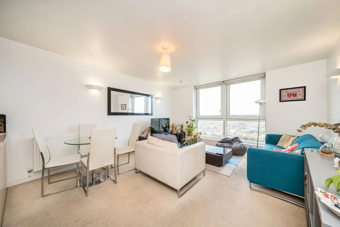 Mapleton Road, SW18, photo 2