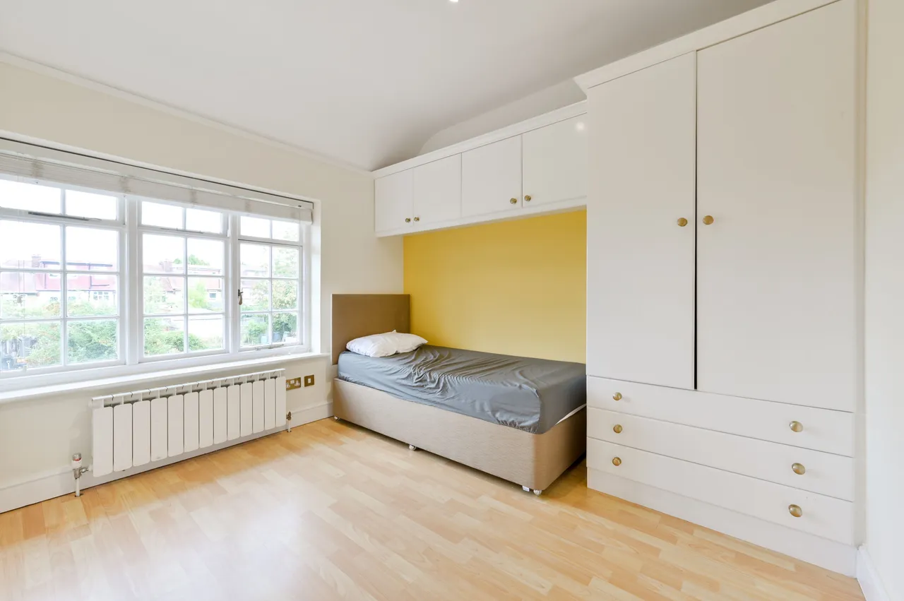 57 Fowlers Walk, London, photo 6