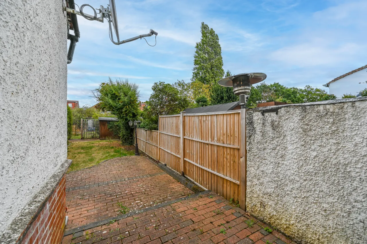 57 Fowlers Walk, London, photo 12