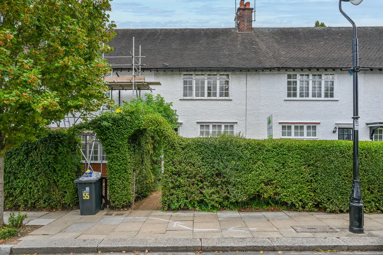 3 bed house to rent — 57 Fowlers Walk, London