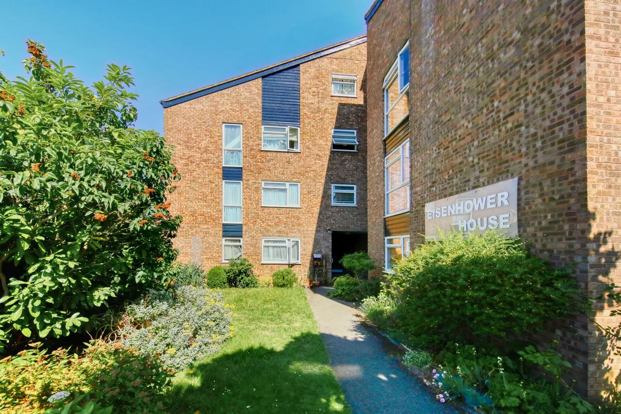 Vicarage Road, Hampton Wick, KT1 4EJ, photo 11