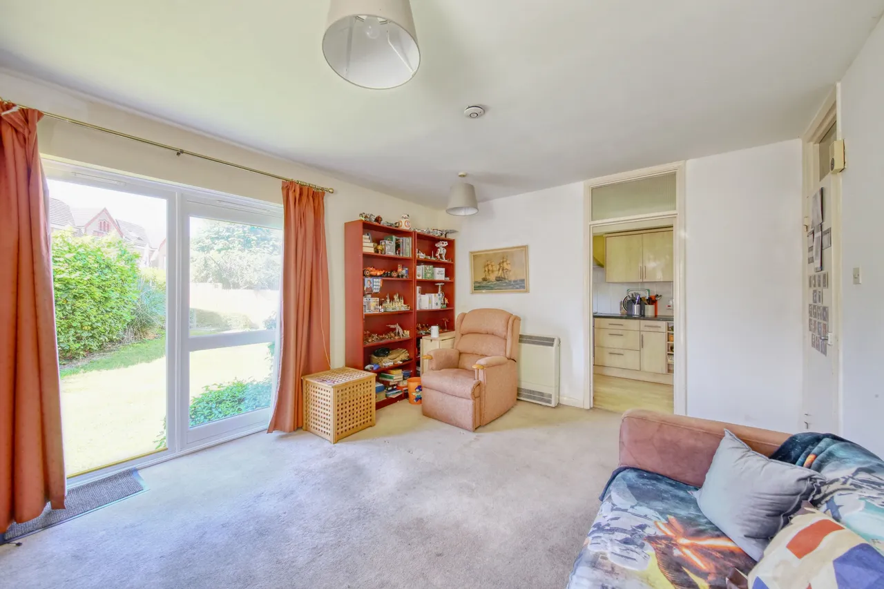 Vicarage Road, Hampton Wick, KT1 4EJ, photo 2