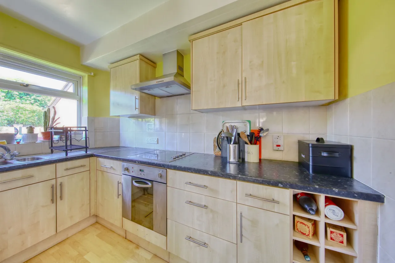 Vicarage Road, Hampton Wick, KT1 4EJ, photo 4