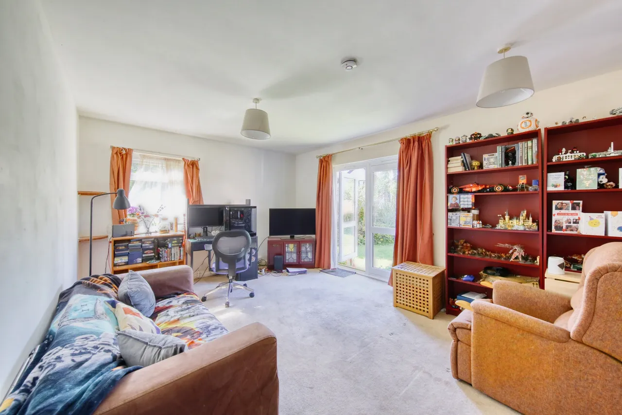 Vicarage Road, Hampton Wick, KT1 4EJ, photo 6