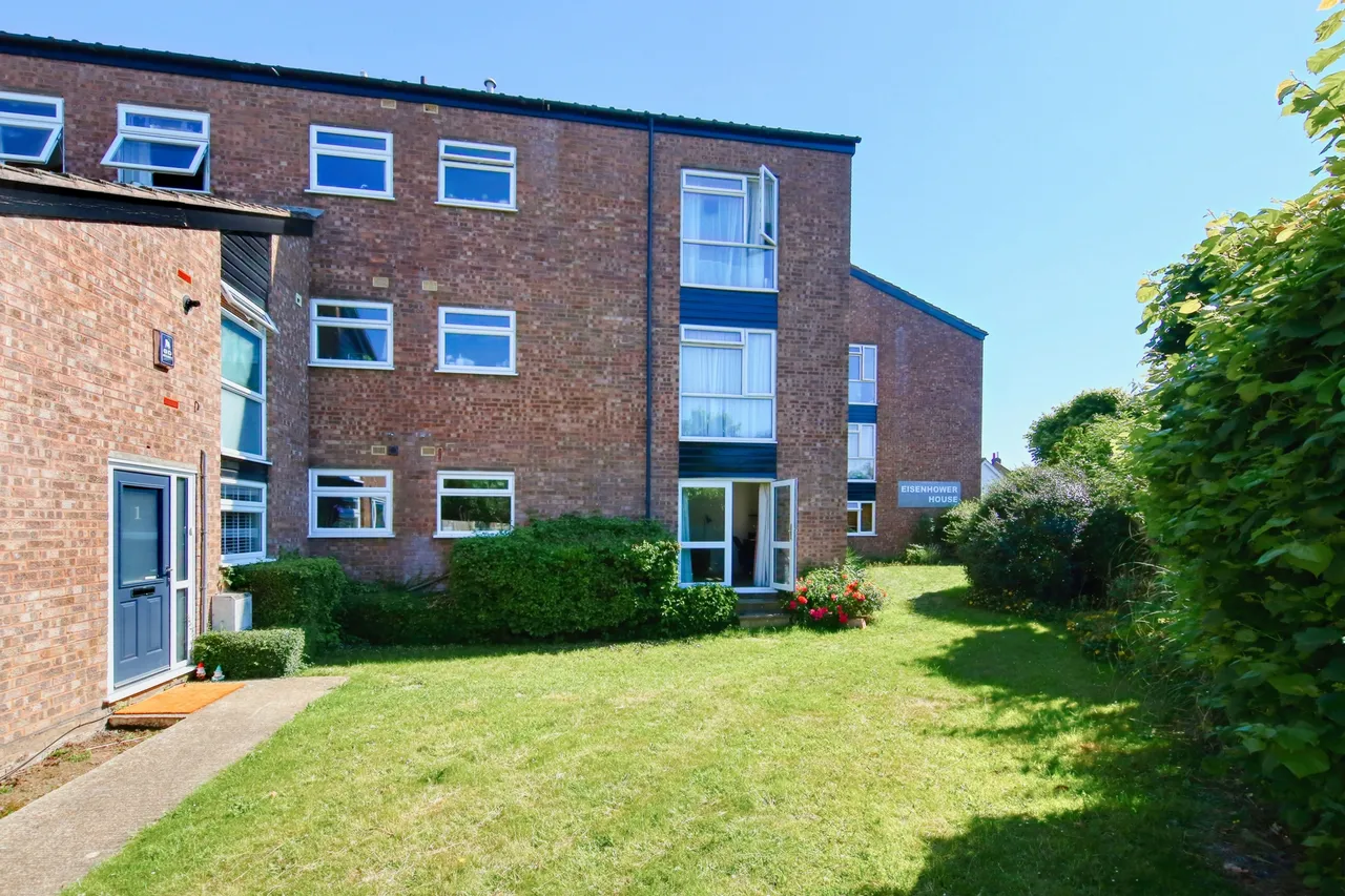 Vicarage Road, Hampton Wick, KT1 4EJ, photo 3