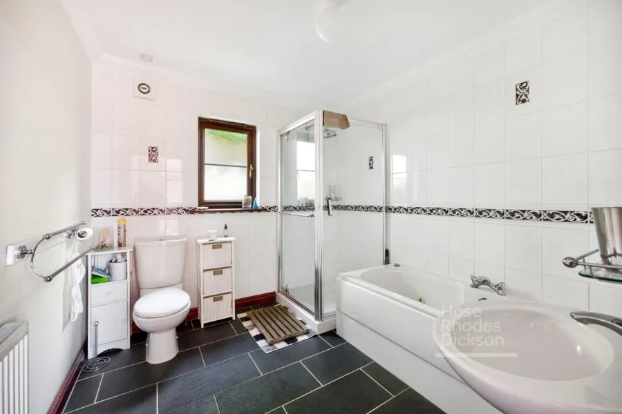 Clatterford Road, Newport, PO30, photo 15