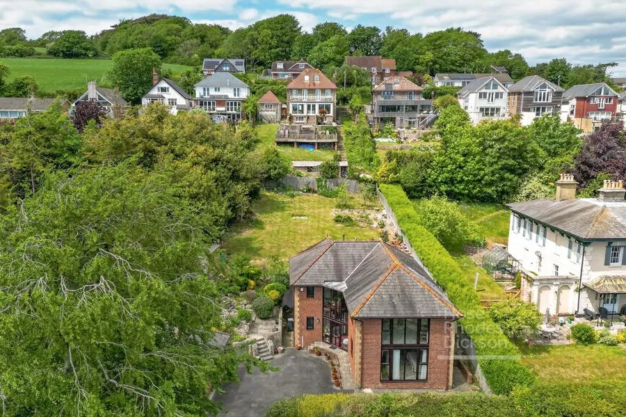 Clatterford Road, Newport, PO30, photo 21