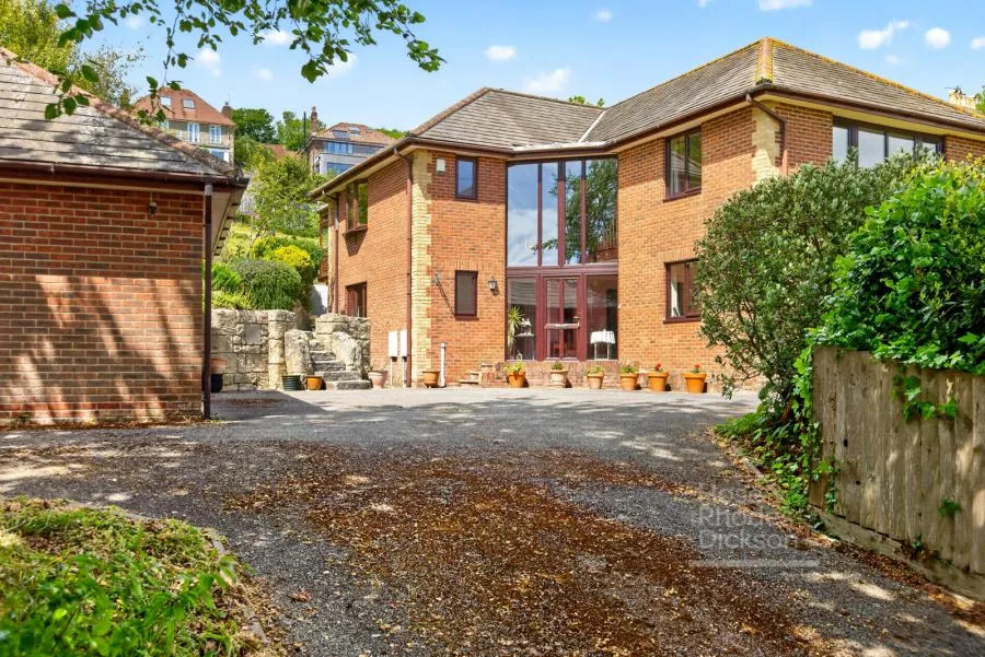 Clatterford Road, Newport, PO30, photo 4