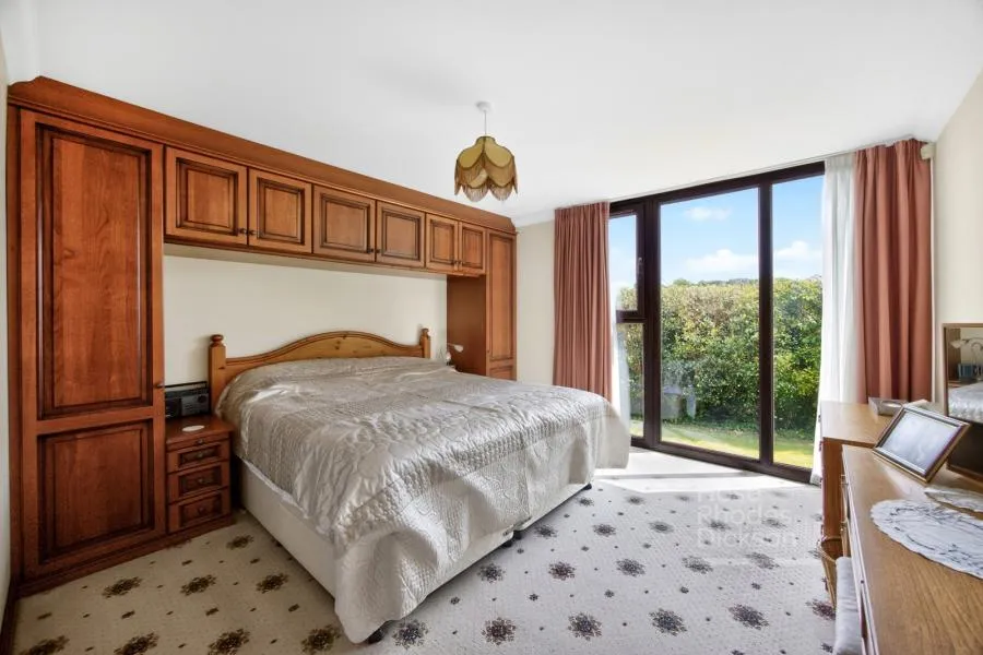 Clatterford Road, Newport, PO30, photo 9