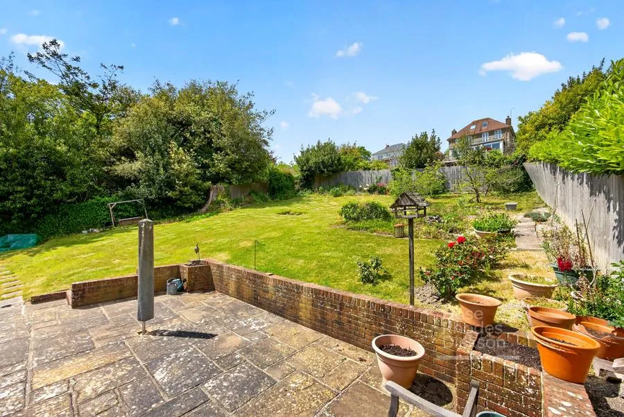 Clatterford Road, Newport, PO30, photo 18