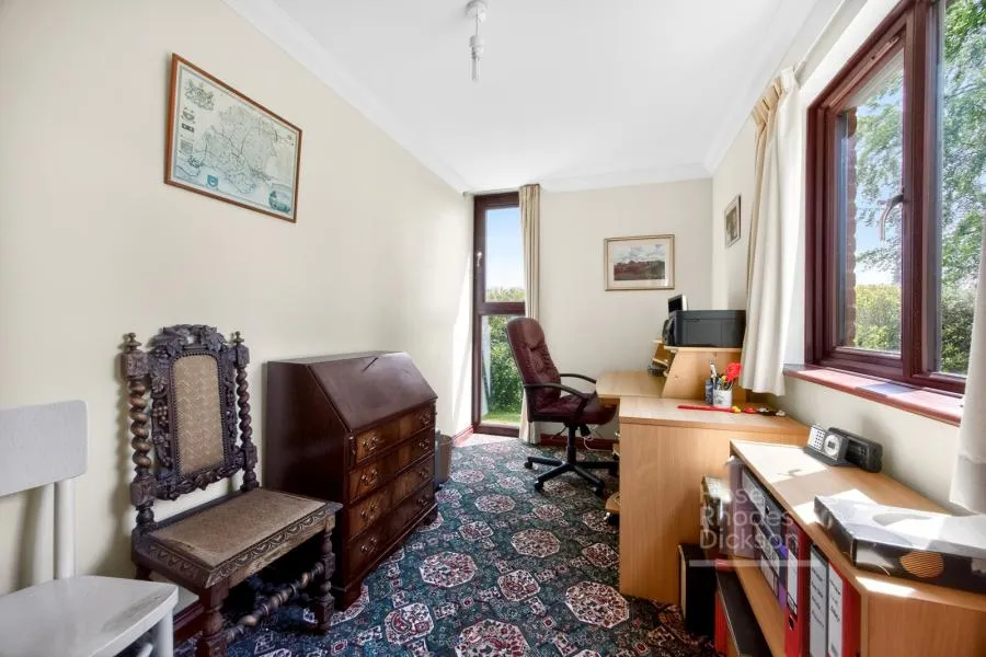 Clatterford Road, Newport, PO30, photo 11