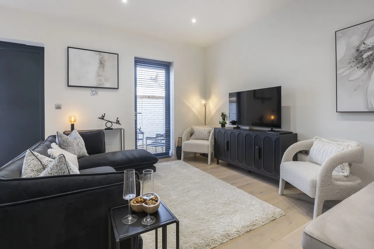 Carlton Street, Cheltenham, GL52, photo 4