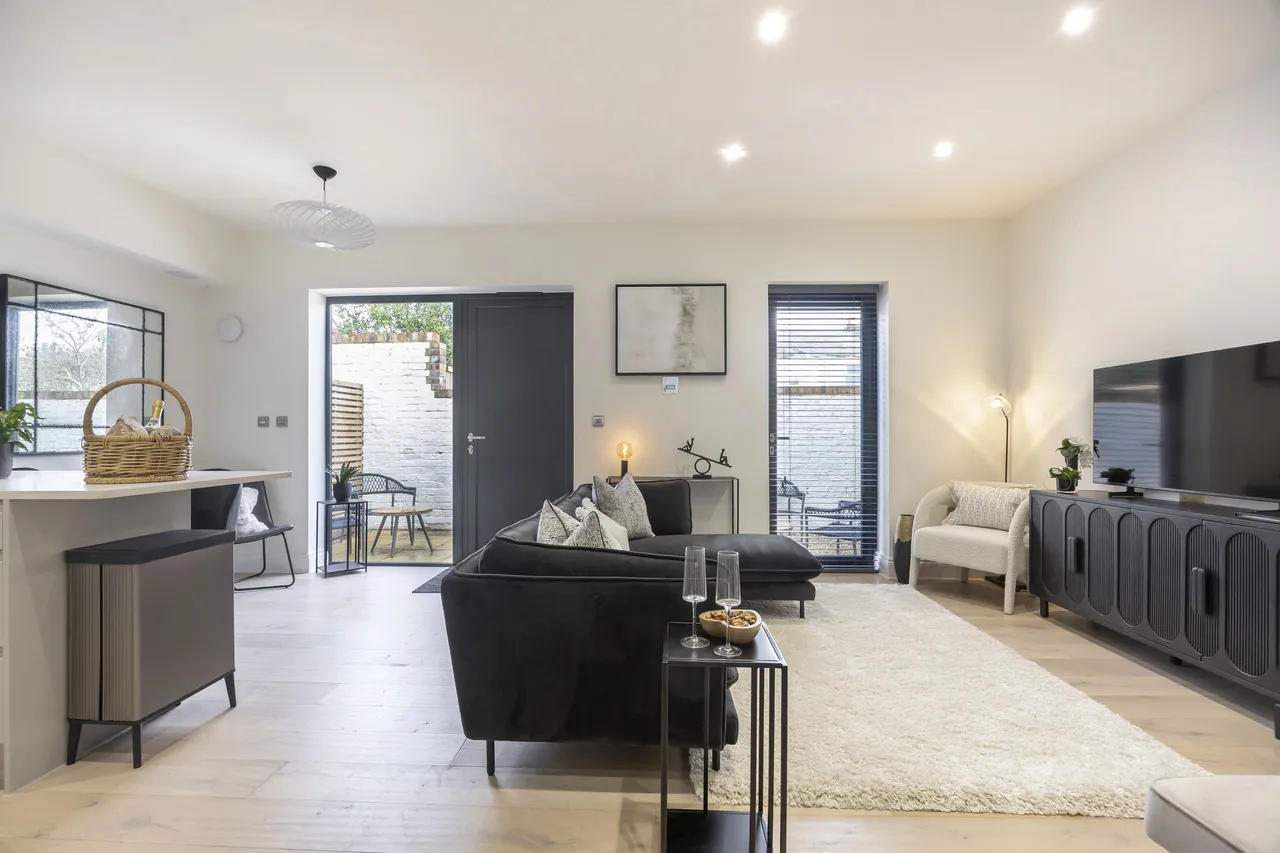 Carlton Street, Cheltenham, GL52, photo 2