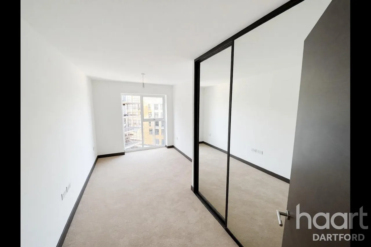 James Smith Court, DA1, photo 5